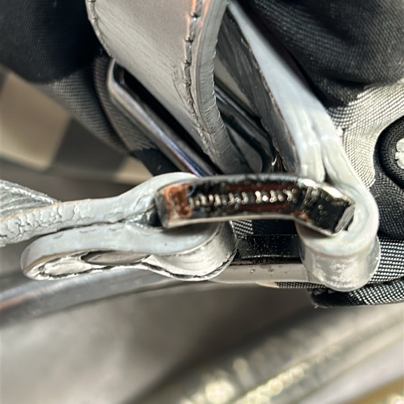 Burberry silver leather and checkered canvas shoulder handbag - Picture 10 of 16